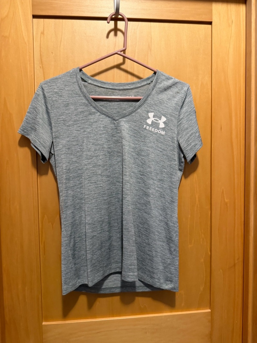 Under Armour Women's Freedom Heather Green V-Neck Performance Tee